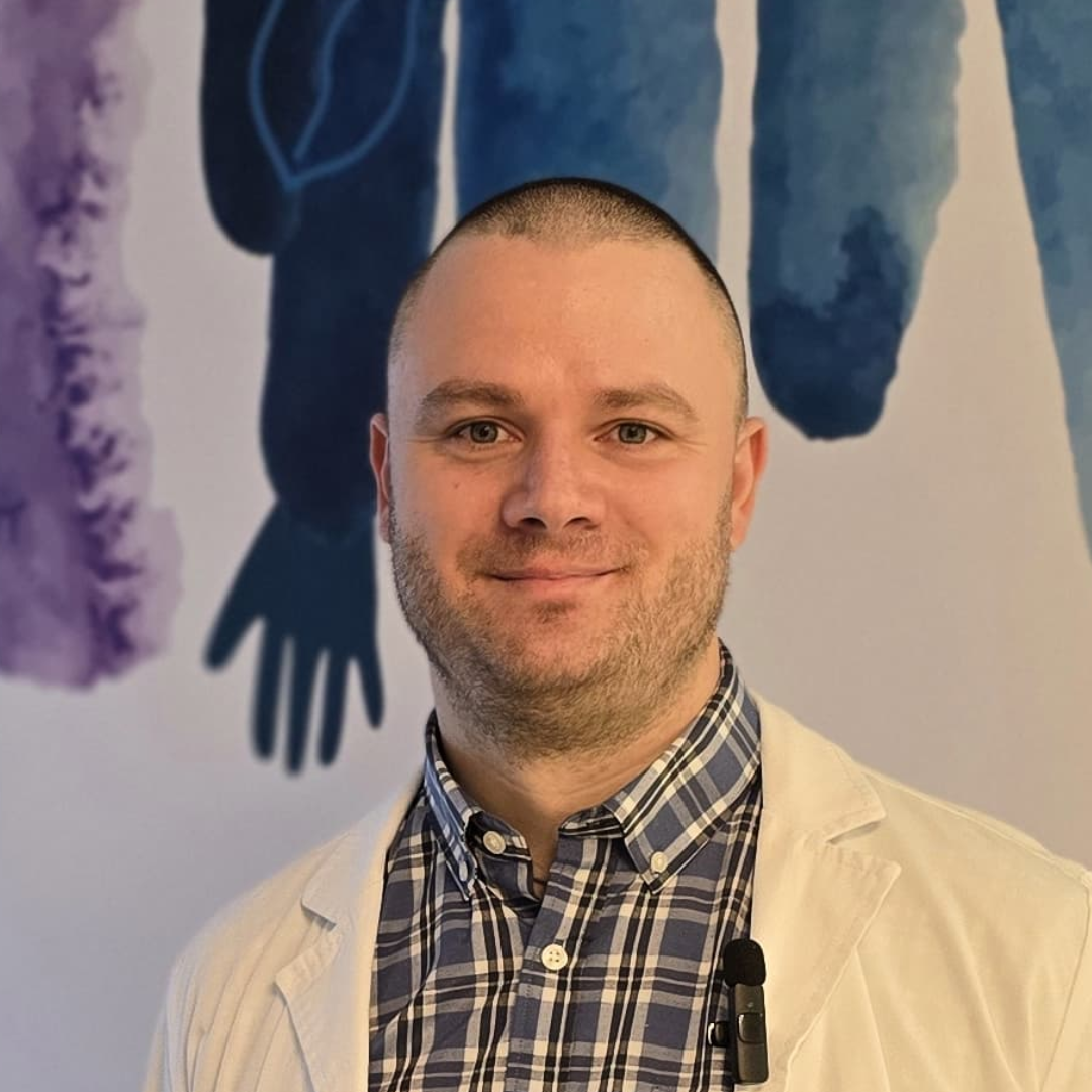 Dr. Dîrlea Paul, medic ortoped în Cluj-Napoca în timpul consultației