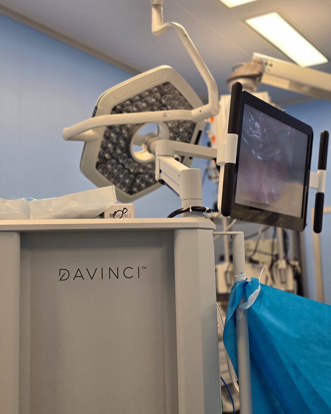 Bilanțul primei săptămâni de chirurgie robotică la Spitalul Transilvania 9 chirurgie robotică urologie sistemul davinci