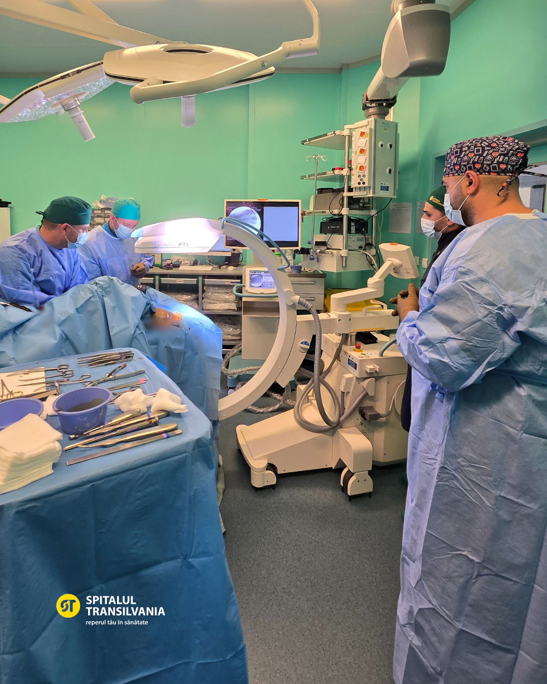 Monturi (hallux valgus) 2 Echipa operatorie - Monturi - Spitalul Transilvania