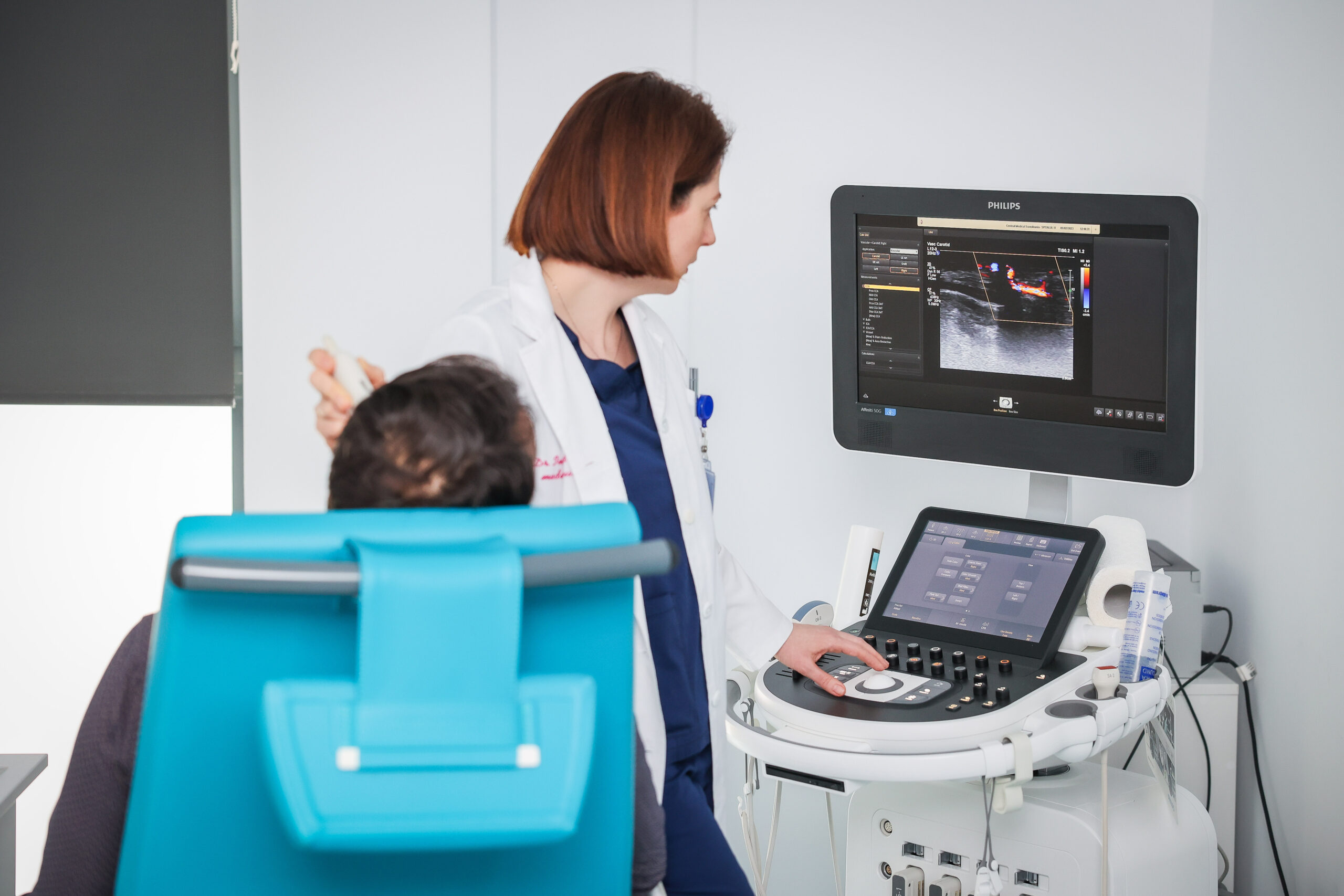 Ultrasonografie neurologică Doppler pentru evaluarea arterelor carotide și prevenirea accidentului vascular cerebral