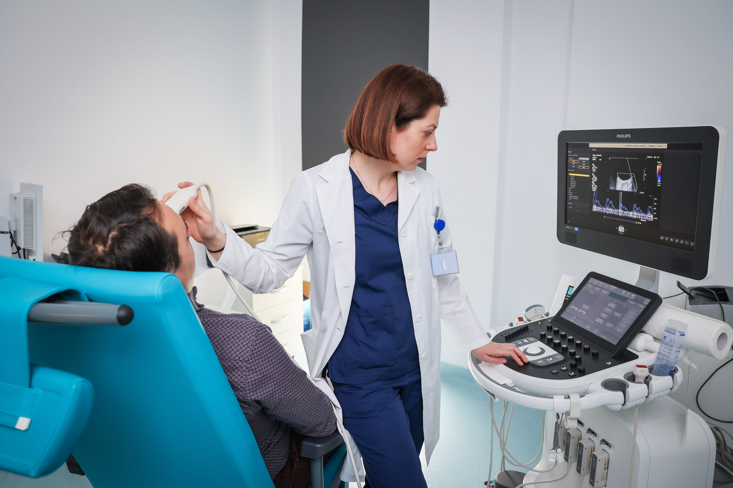 Ultrasonografie neurologică Doppler pentru evaluarea arterelor carotide și prevenirea accidentului vascular cerebral